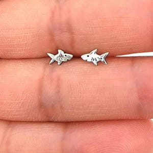 Shark 925 Sterling Silver Earrings, Very Tiny Cartilage Studs, Dainty Ocean Jewelry Gift for Her, Minimalist Beach Style Piercing