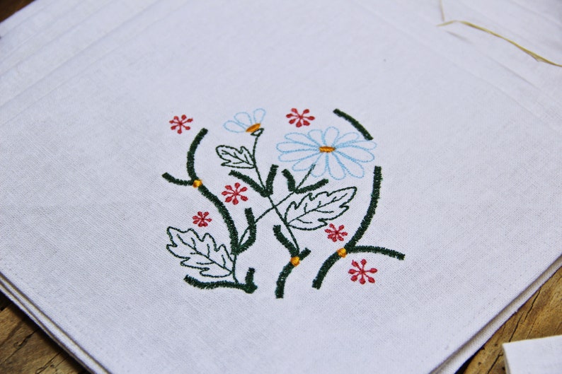 Set of 6 Linen napkins Organic Personalized dinner napkins Baby shower gift Embroidered napkins Wedding linen napkins