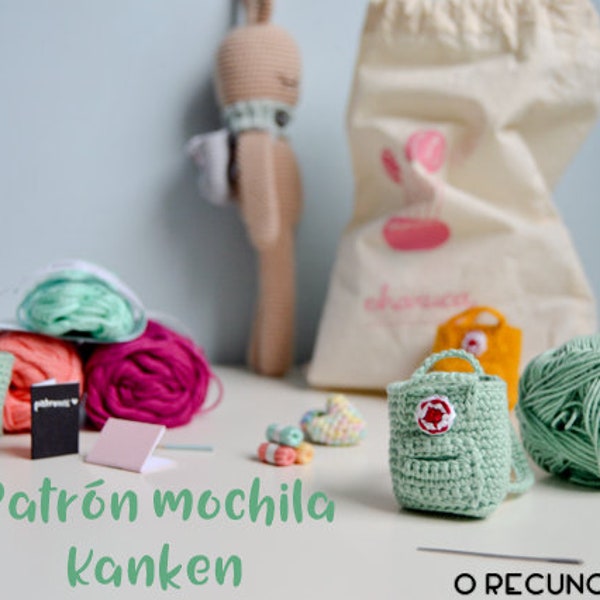 Spanish/English Kanken Crochet Backpack Pattern, Amigurumi Backpack Pattern, Beginner Crochet Pattern, Mini Amigurumi Backpack, Amigurumi Keychain