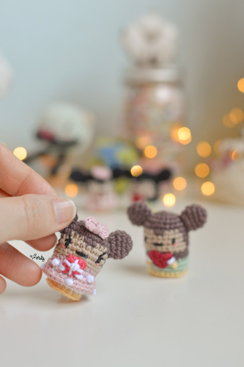 SPANISH/ENGLISH pattern of a couple of amigurumi mice easy pattern for beginners mini mice amigurumi pattern image 5