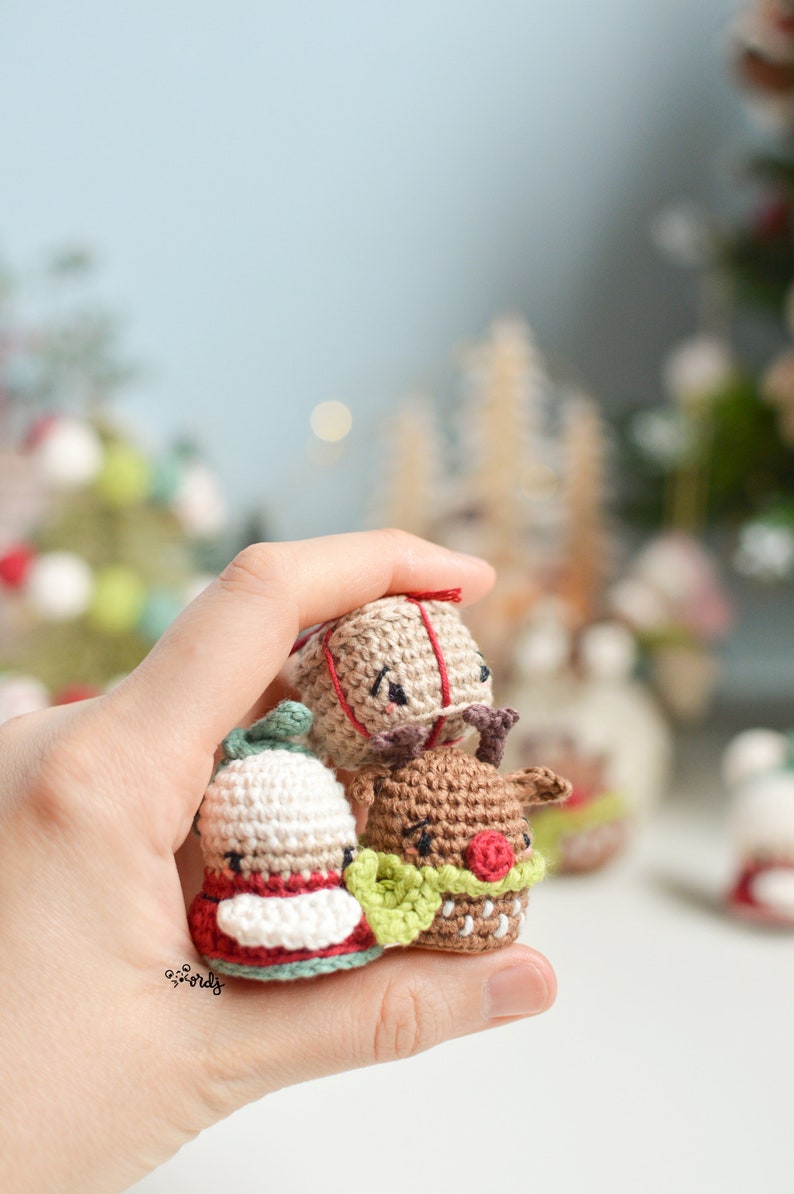 Combo of 3 SPANISH/ENGLISH patterns Mini Mama Noel, Mini gift and Mini Rudolf, mini Christmas amigurumis, knitting guide for beginners image 6