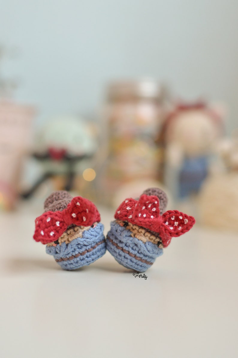 SPANISH/ENGLISH Pattern Mini Rosie the Riveter amigurumi Mini Rosie the Riveter Mini amigurumi pattern pattern for beginners image 7