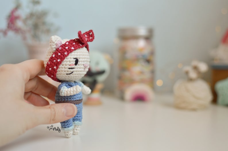 SPANISH/ENGLISH pattern amigurumi cat from Rosie the Riveter Rosie the riveter cat mini gift cat pattern easy pattern image 4