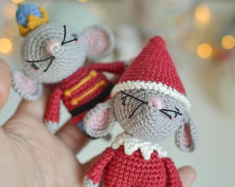 Patrón ESPAÑOL/INGLÉS ratón elfo travieso y rey ratón del cascanueces | patrón ratón amigurumi | patrones navidadeños