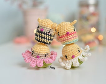 Combo 2 patterns SPANISH/ENGLISH mini bee and daisy flower | mini amigurumi pattern | amigurumi pattern | pattern for beginners