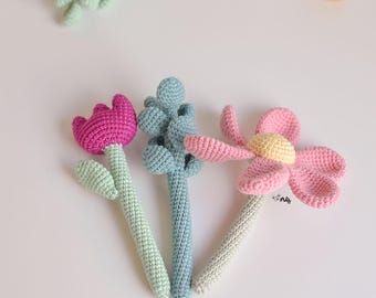 Patrón ESPAÑOL/INGLÉS de flores amigurumi | incluye la margarita, el sonajero margarita, tulipán y la rama de laurel | combo de 4 patrones