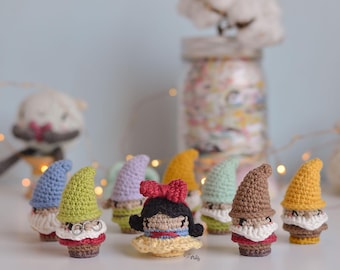 Bundle amigurumi ESPAÑOL/INGLÉS de mini Blanca Nieves, los enanitos y la reina mala | mini patrones amigurumi | patrón para principiantes
