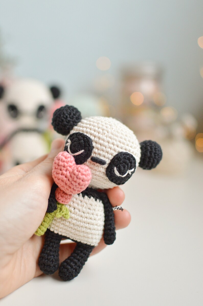 SPANISH/ENGLISH pattern of amigurumi panda bear with bamboo and heart balloon amigurumi pattern intermediate level valentine pattern image 9