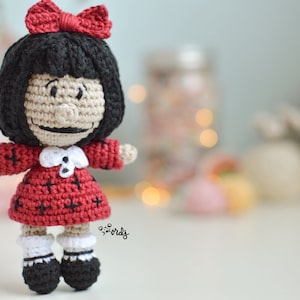 Patron Amigurumi - Guide de tricot pour réaliser une poupée Mafalda, Mafalda amigurumi, patron Mafalda, mini Mafalda, poupée amigurumi
