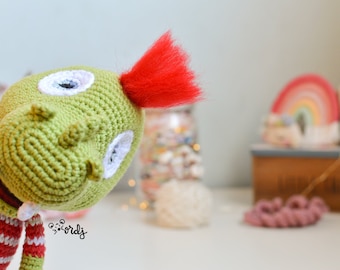 Pattern or knitting guide in SPANISH/ENGLISH to make the Crocodile Parakeet amigurumi, PDF amigurumi pattern, intermediate difficulty, crocodile