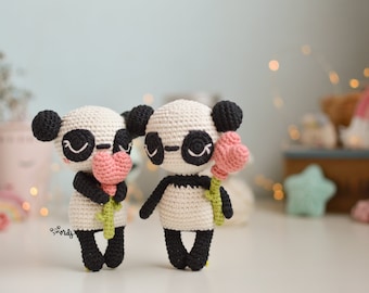 SPANISH/ENGLISH pattern of amigurumi panda bear with bamboo and heart balloon | amigurumi pattern intermediate level | valentine pattern