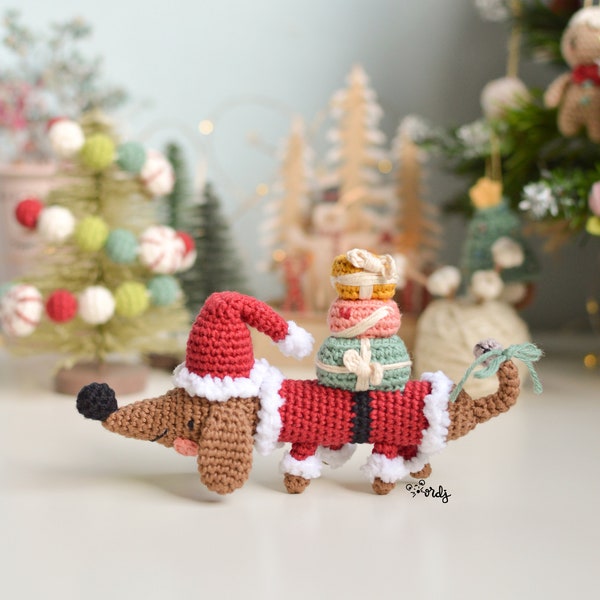 Spanish/English Dog Santa amigurumi pattern, amigurumi knitting guide to make Santa dog, Santa dachshund, Christmas pattern