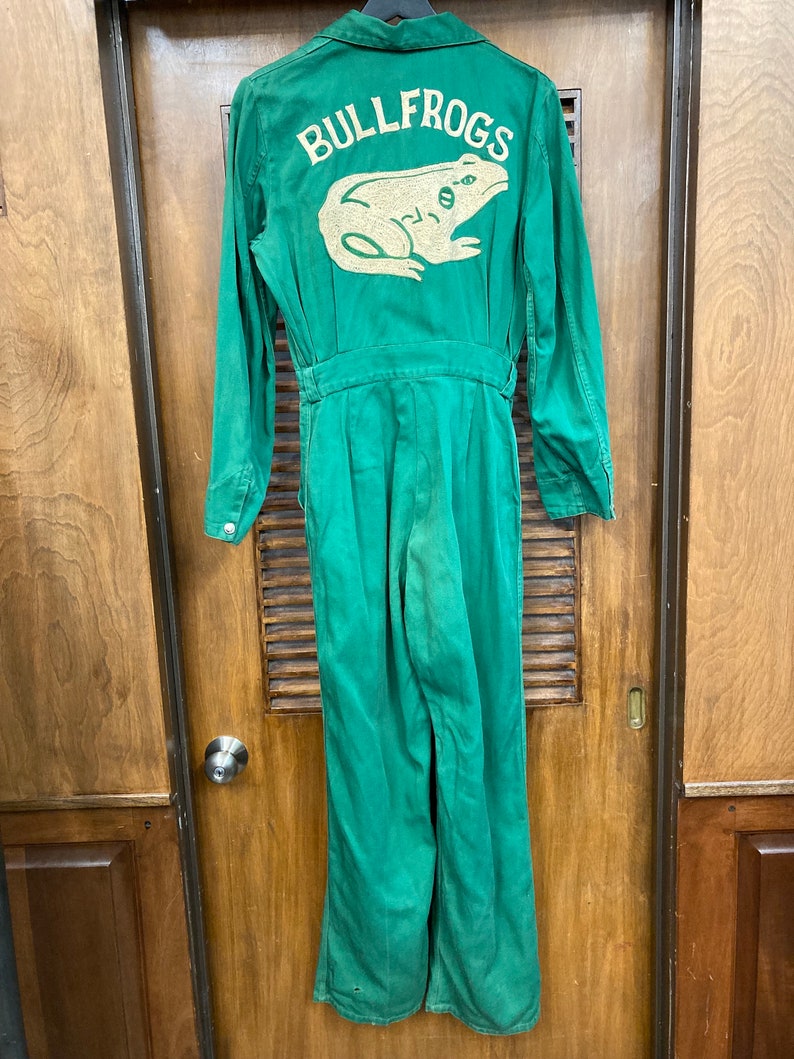 Vintage 1940s Bullfrogs Pep Squad Cheerleader Green Twill Workwear Embroidered Varsity School Coveralls Outfit, Chainstitch, Jumpsuit, 40s image 10