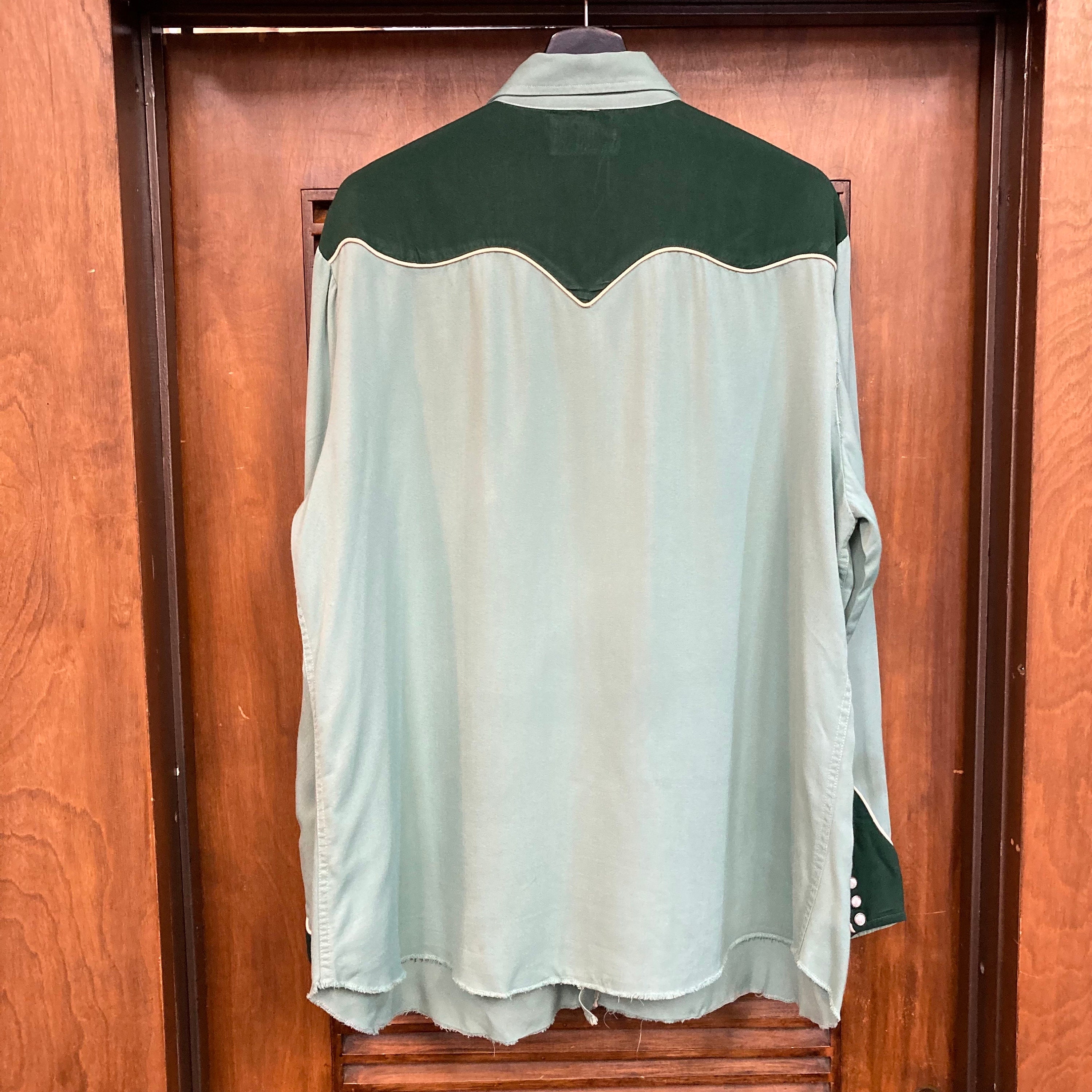 Vintage 1950's Size L/XL Two-tone Green Rayon Gabardine Vintage 1950's Size L/XL Two-tone Green Rayon Gabardine
