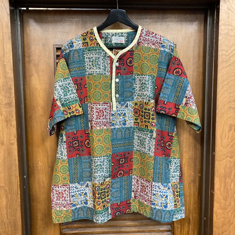 Vintage 1960s Cotton Batik Hippie Tiki Henley Pullover Hawaiian Shirt, 60s Vintage Clothing image 2