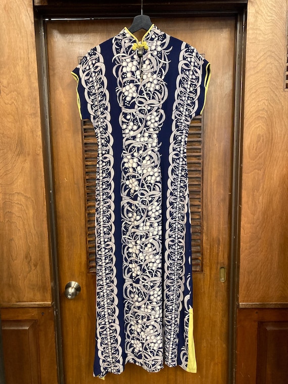 Vintage 1940’s Original Vertical Floral Rayon Pak… - image 2