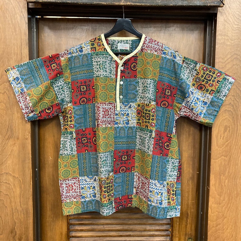 Vintage 1960s Cotton Batik Hippie Tiki Henley Pullover Hawaiian Shirt, 60s Vintage Clothing image 3