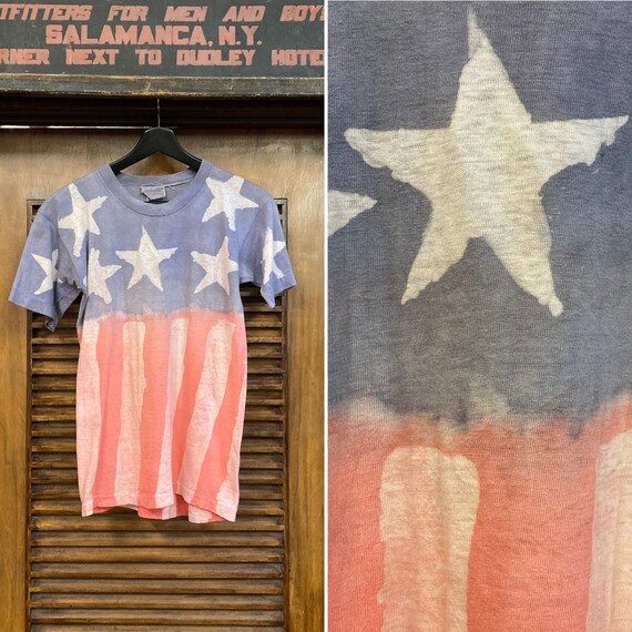 Vintage 1970’s Flag Artwork Stars and Stripes Tee,