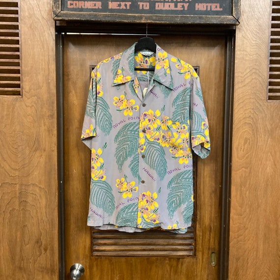 Vintage 1940s Size L holo-holo Label Tropical Floral Rayon Hawaiian Shirt, 40s Loop Collar Shirt, Vintage Clothing - Etsy Vintage 1940s Size L holo-holo Label Tropical Floral Rayon Hawaiian Shirt, 40s Loop Collar Shirt, Vintage Clothing - Etsy