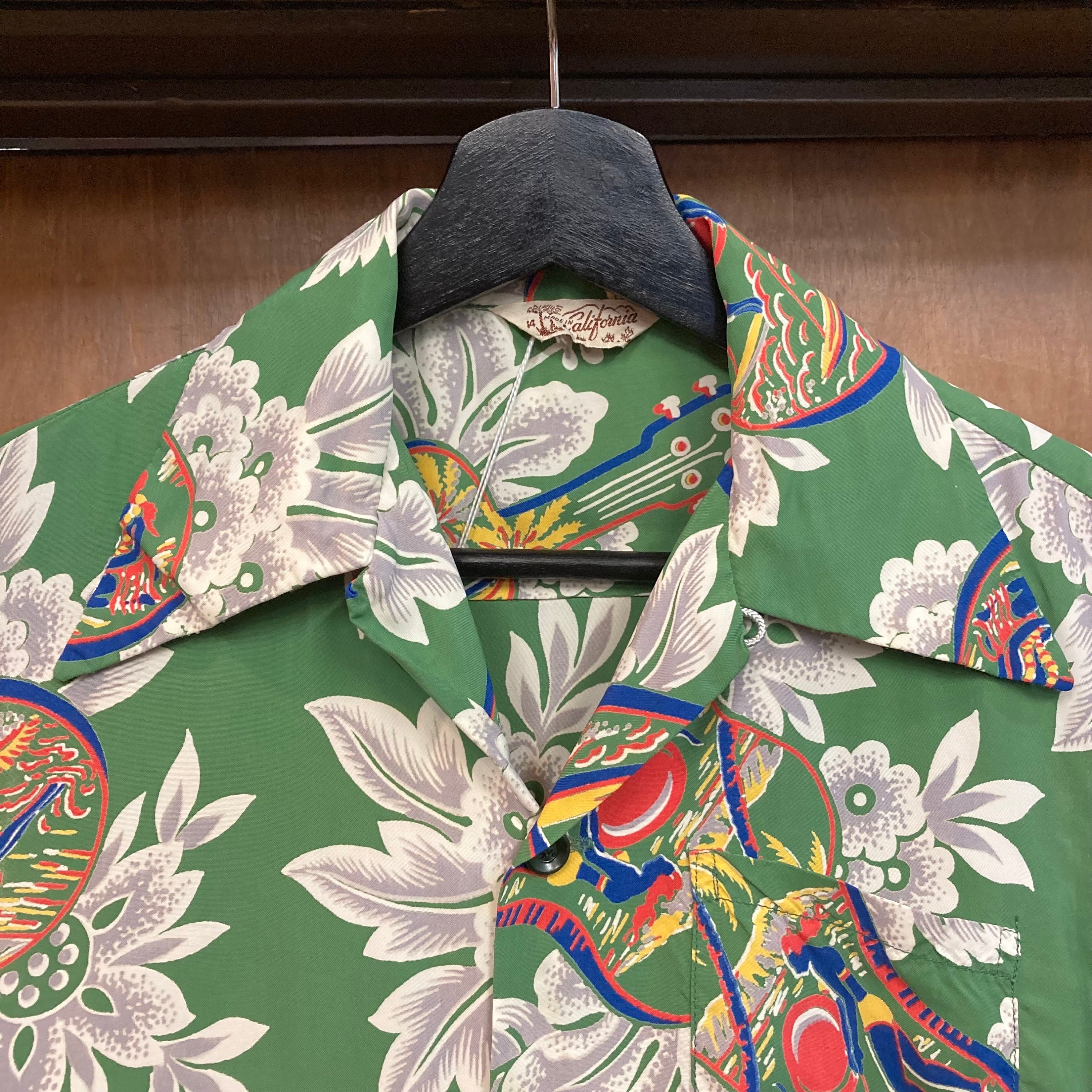 Vintage 1940's Original Ukelele Diver Floral Silky Rayon