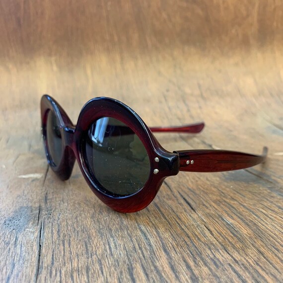 Vintage 1960's Mod Oversized Frames Amber Sunglass