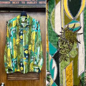 Vintage 1950er Jahre Größe XL Atomic Ananas Langarmhemd aus polierter Tiki-Baumwolle mit Schleifenkragen Hawaiihemd, 50er Jahre Vintage-Kleidung