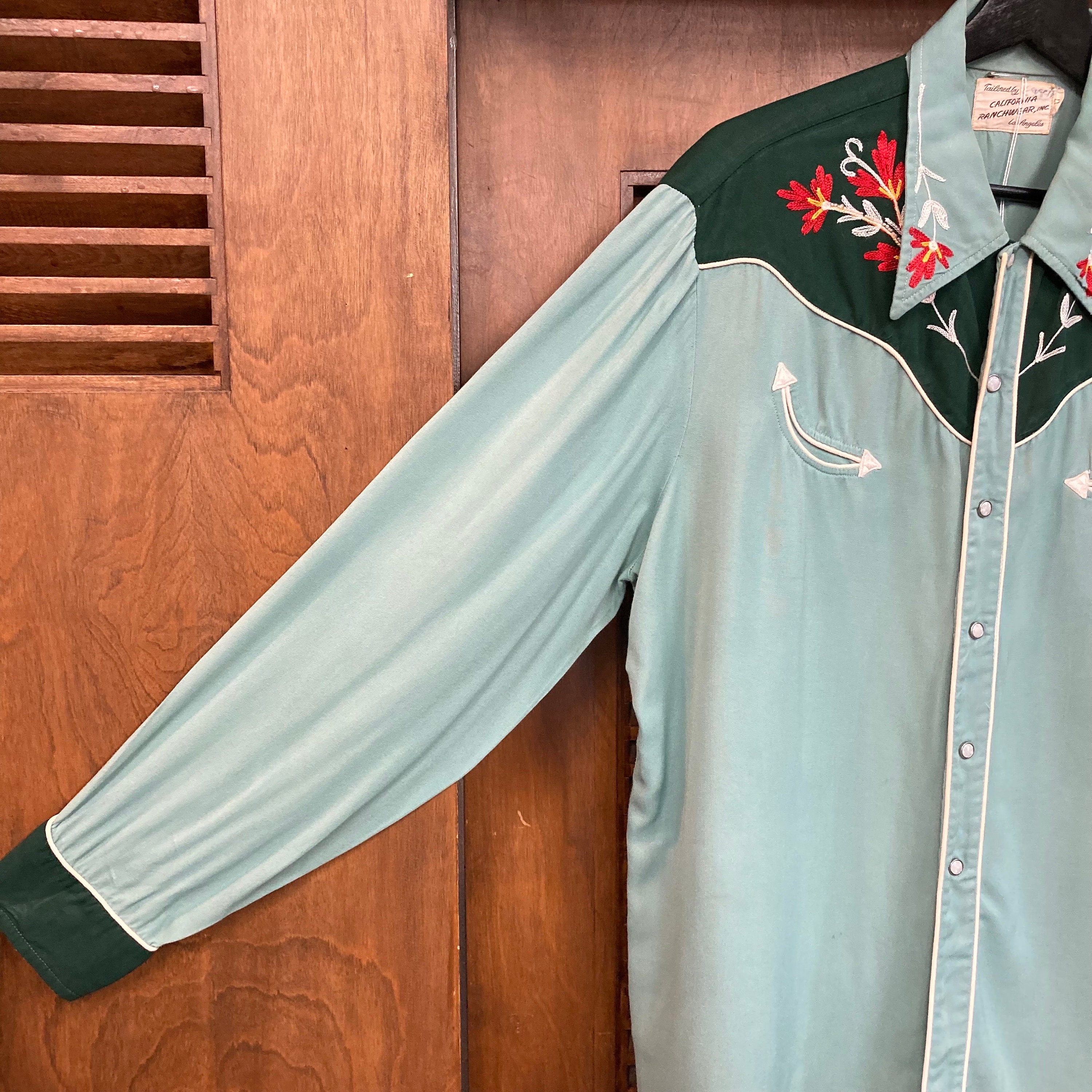Vintage 1950's Size L/XL Two-tone Green Rayon Gabardine Vintage 1950's Size L/XL Two-tone Green Rayon Gabardine
