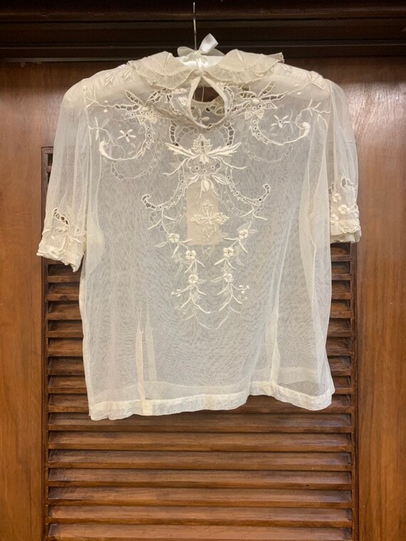 Vintage 1910's Net Lace & Embroidered White Top, … - image 6