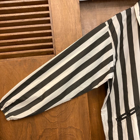 Vintage 1960’s Size XL Referee Stripe Windbreaker… - image 5