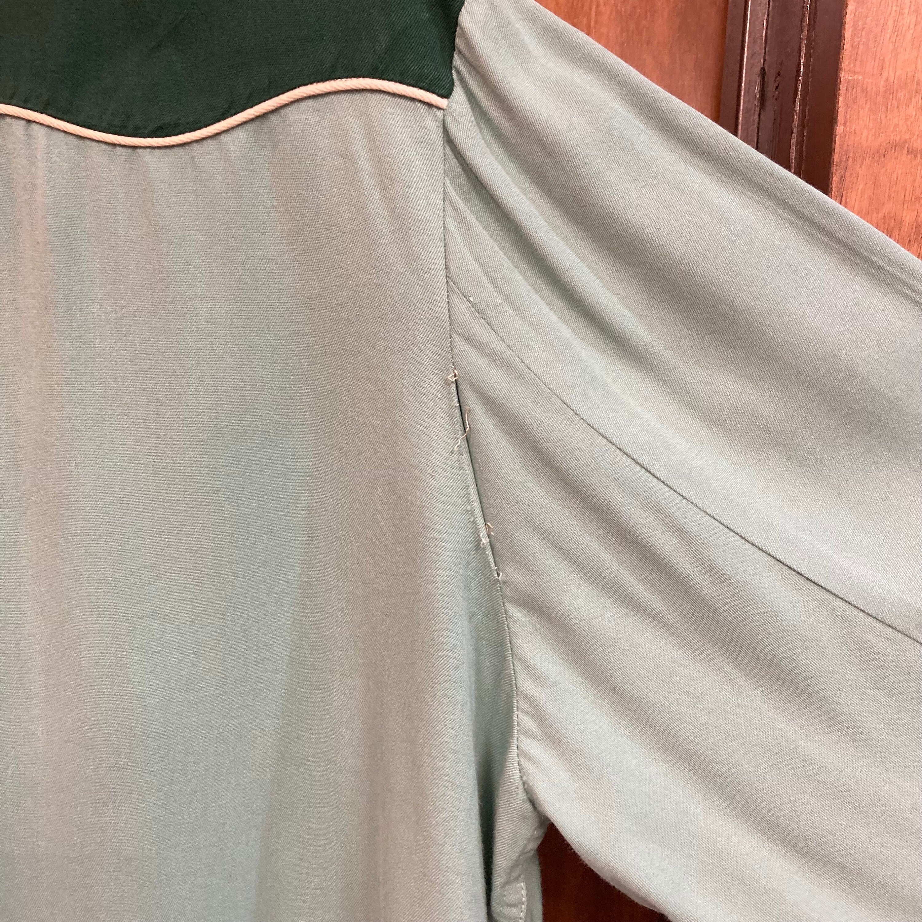 Vintage 1950's Size L/XL Two-tone Green Rayon Gabardine Vintage 1950's Size L/XL Two-tone Green Rayon Gabardine
