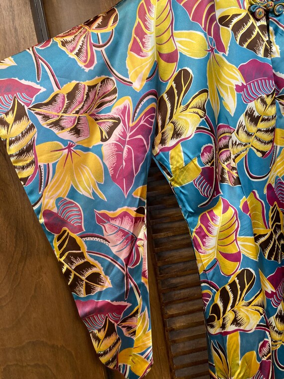 Vintage 1940’s Original “Kamehameha” Sateen Fabri… - image 6