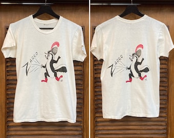 Vintage 1960’s Sword Fencing “Pepe Le Pew” Skunk Cartoon Artwork Two-Sided Tee Shirt, 60’s T-Shirt, Vintage Clothing