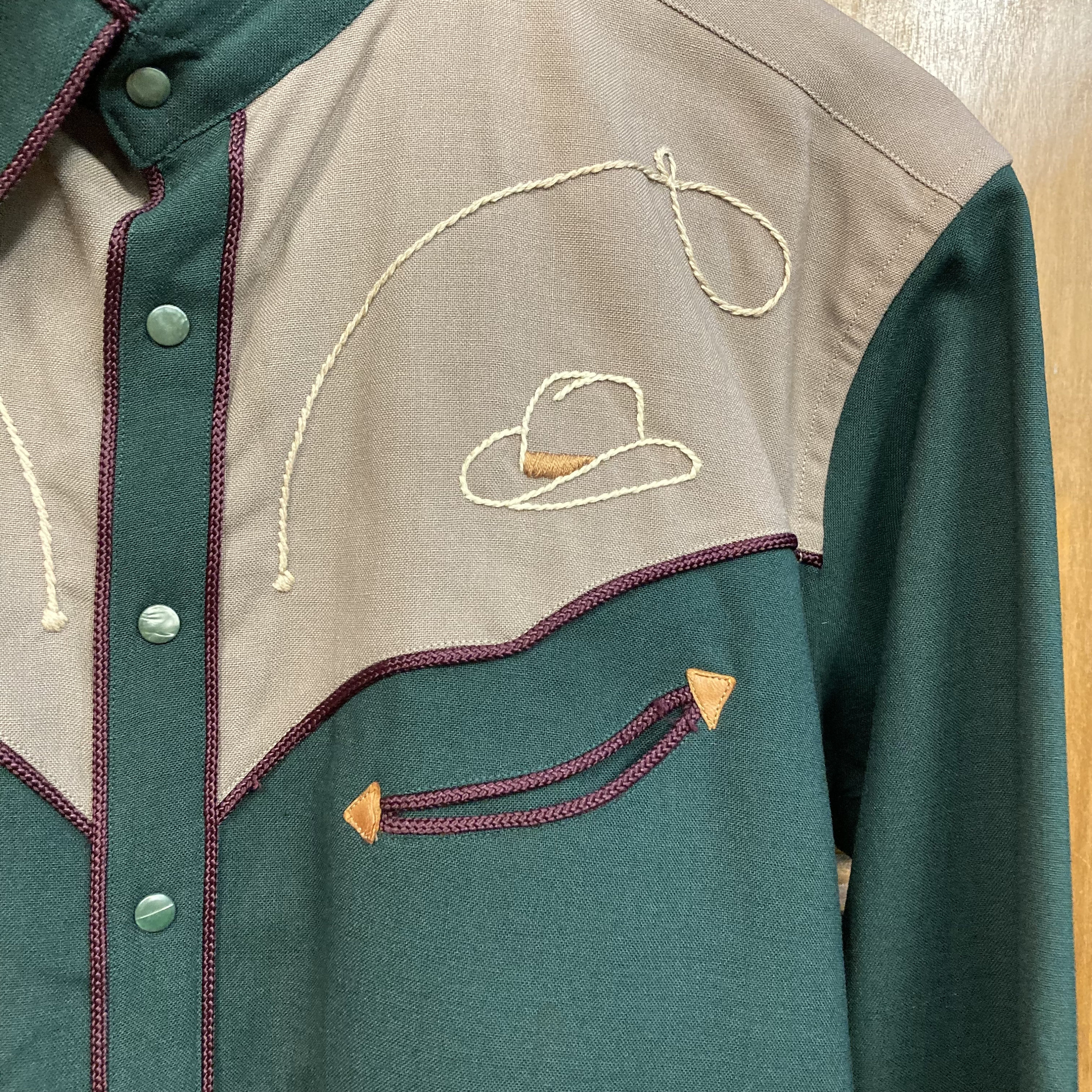 Vintage 1940's “frontex” Rodeo Design Rayon X Wool Blend Vintage 1940's “frontex” Rodeo Design Rayon X Wool Blend