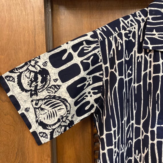 50’s Hawaii Geometric Tiki Atomic Graphic King Kamehameha Collared Top