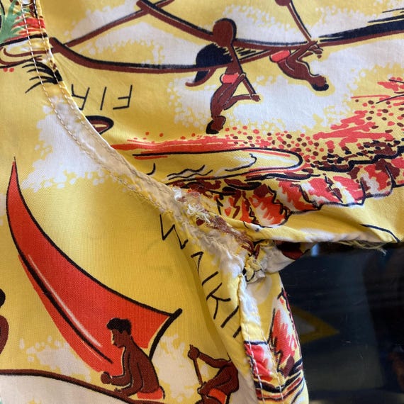 Vintage 1940's Size L Surfer Pattern Silky Rayon Hawaiian Shirt