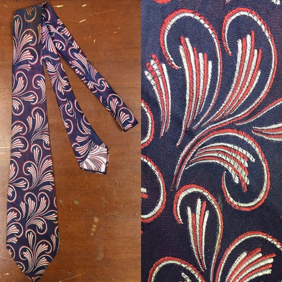Vintage 1930’s, Macro Paisley Design Swing Tie, Un