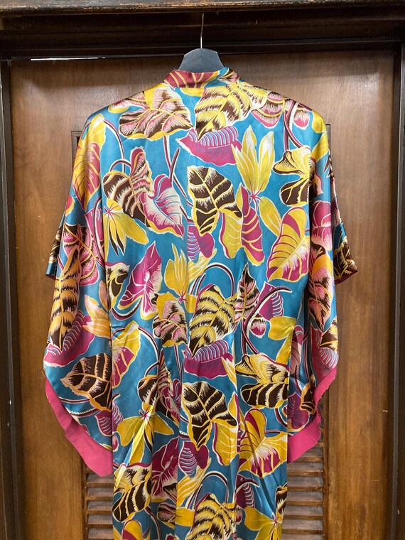 Vintage 1940’s Original “Kamehameha” Sateen Fabri… - image 9