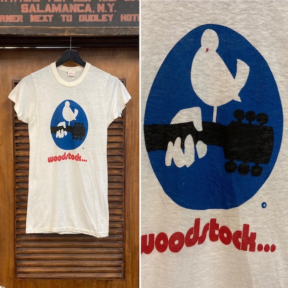 Woodstock - Circle Dove T-Shirt Woodstock - Circle Dove T-Shirt