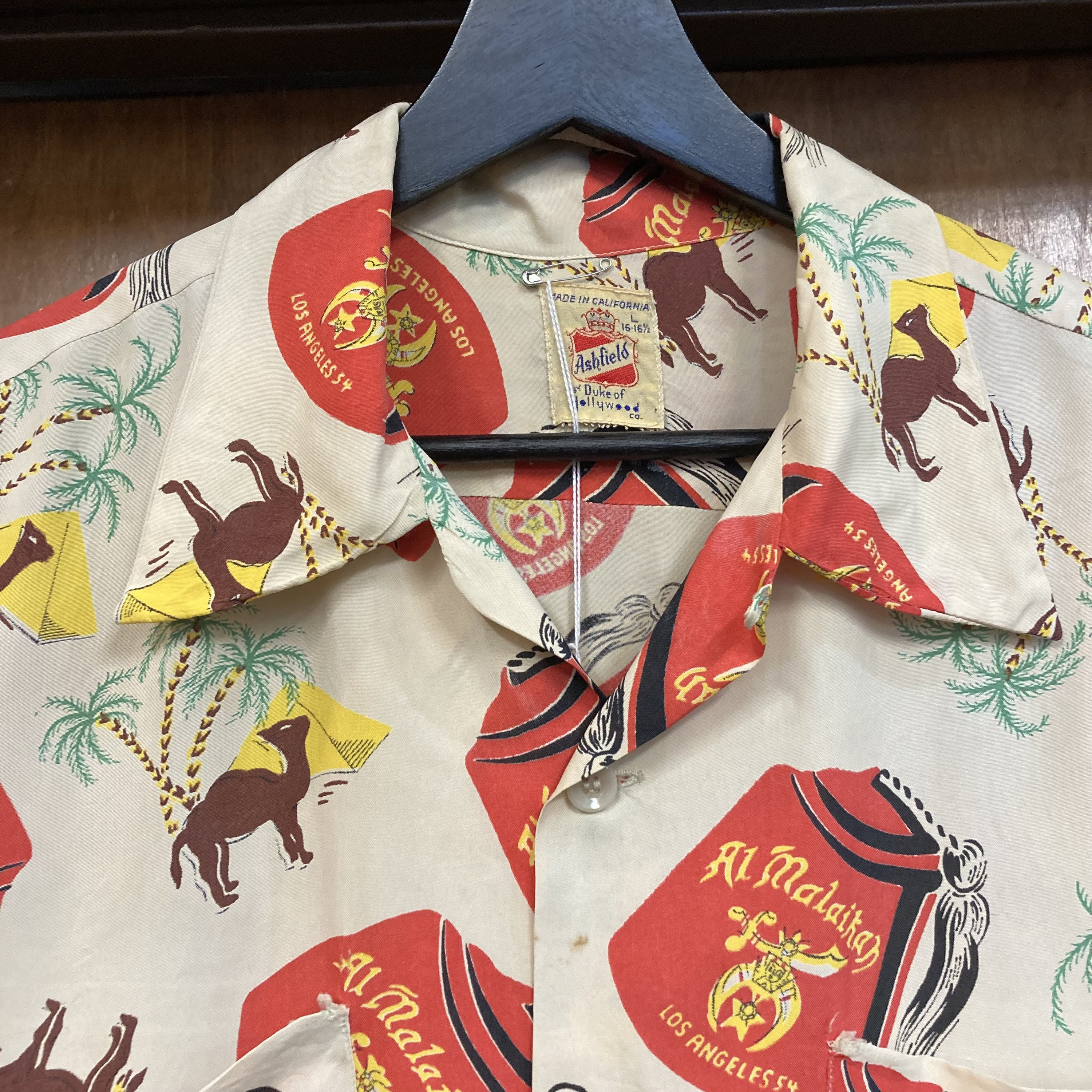 Vintage 1950's Size L Shriner Fez Tiki Rayon Print Hawaiian Vintage 1950's Size L Shriner Fez Tiki Rayon Print Hawaiian
