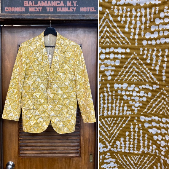 Vintage 1950's Textured Yellow Rayon Hollywood Leisure Vintage 1950's Textured Yellow Rayon Hollywood Leisure