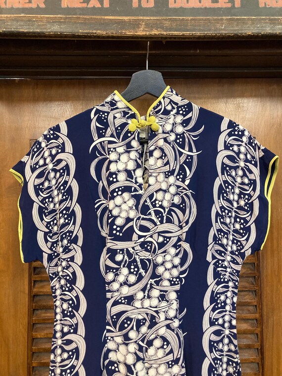 Vintage 1940’s Original Vertical Floral Rayon Pak… - image 3