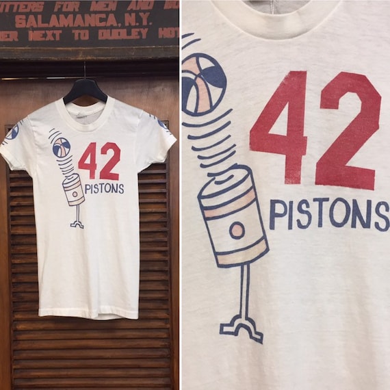 Vintage 1970’s Detroit Pistons Basketball Tee -Tow