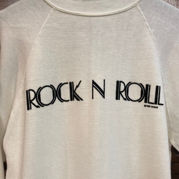 Vintage 1980’s Dated 1982 Rock n’ Roll Flocked De… - image 7