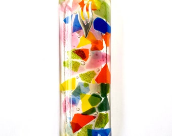 MEZUZÁ. Arte de vidrio único Mezuzah, caja de Mezuzah hecha a mano multicolor, arte judío, regalo de boda, regalo de nuevo hogar, judaica original y moderna