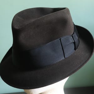 Fabulous Vintage 50s DOBBS 