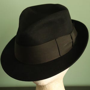 Fabulous Vintage 60s DOBBS STINGY BRIM Fedora, Black, 7 1/8th