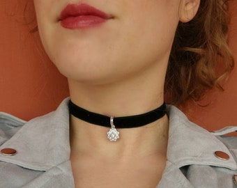 Black Velvet Choker Charm Choker Black Choker grunge choker Paris Choker Necklace Simple Black Choker Thin Black Choker Choker with charm