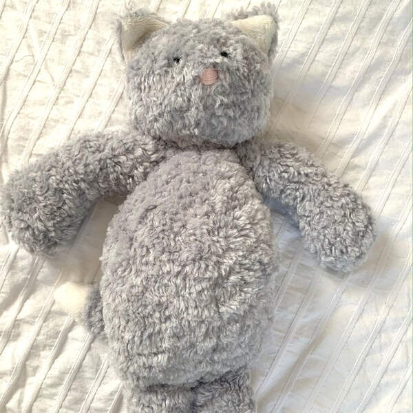 Juniper is your extra floppy & cuddly kitten pal.