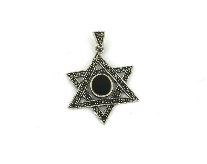 Vintage Flat Shiny Star Of Jewish Sign Black Onyx & Marcasite Stones Design Pendant 925 Sterling PD 997