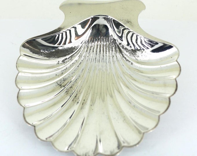Vintage Tiffany & Co Makers 22369 Oyster Shell Shaped Candy/ Jewelry Dish Sterling Silver OT  472